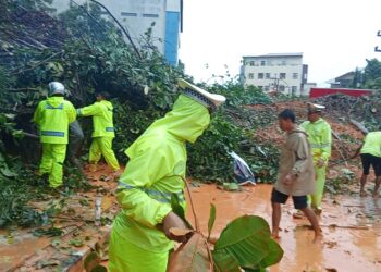 Polda Sumut Kerahkan Kekuatan Penuh Bantu Warga Terdampak Bencana di Sumatera Utara