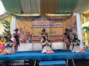 Peringatan Hari Guru di SMPN 2 Medan Berlangsung Meriah