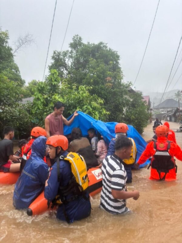 Korban Banjir Longsor di Sibolga Hari ke Dua Dievakuasi Tim SAR