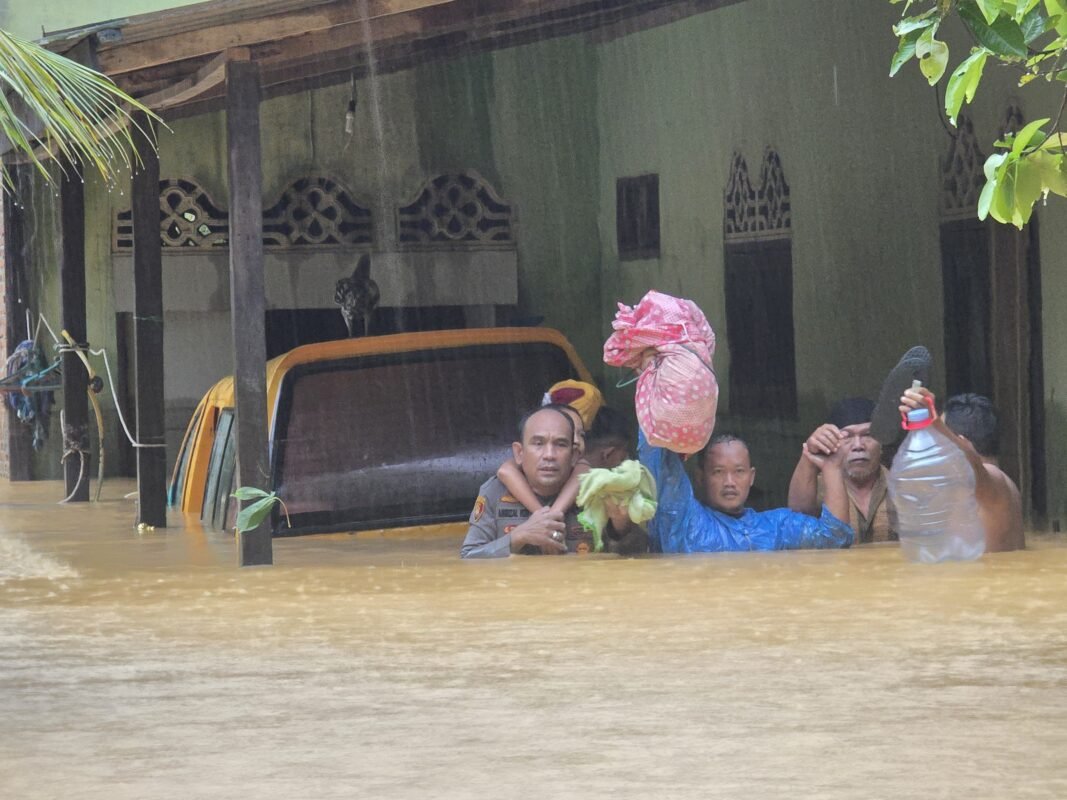 Polda Sumut Update Penanganan Bencana: 148 Kejadian di 12 Kab/Kota, 1.030 Personel Dikerahkan