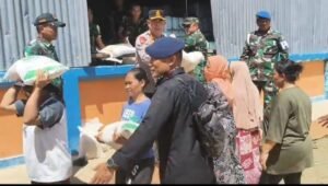 Pastikan Bantuan Tepat Sasaran, Kapolda dan Pangdam Pantau Pembagian Beras di Sibolga