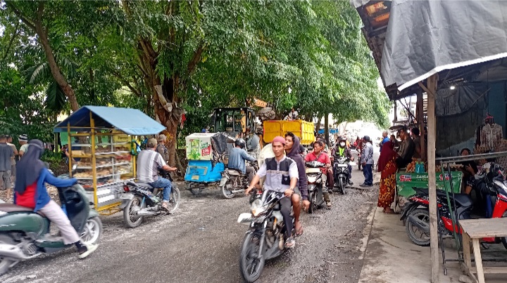 Screenshot_20251114_113042_Gallery-1 Pembongkaran PKL Pasar III Tembung Diduga Tebang Pilih, Pedagang: Kami Selalu Bayar!
