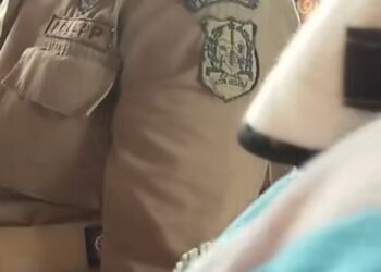 Heboh Emak-Emak Tolak Petugas Satpol PP Medan dengan Aksi Telanjang Dada