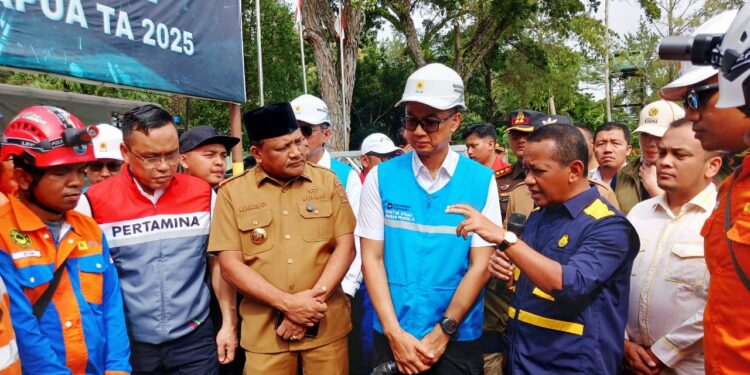 Menteri ESDM, Bahlil Turun Langsung ke Lokasi Bencana, Percepat Pemulihan Listrik dan BBM di Aceh