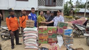 Senator Azhari Cage Sepekan Gerilya Salurkan Bantuan untuk Korban Banjir Aceh