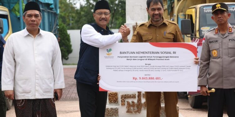 Gubernur Mualem Terima Bantuan Logistik Kemensos Rp9 M untuk Penanganan Banjir dan Longsor Aceh