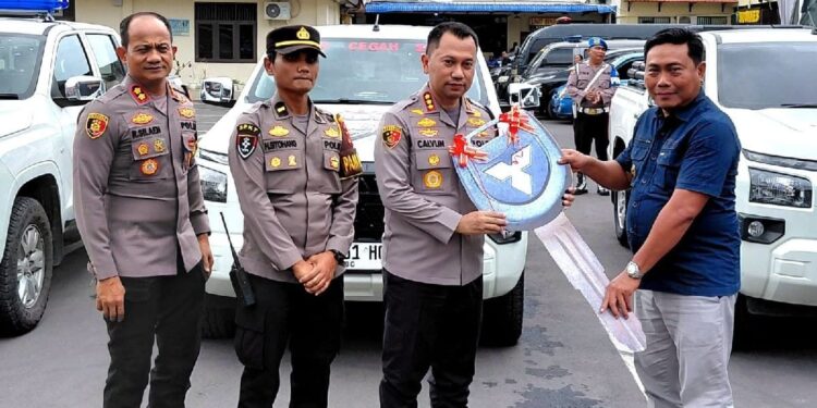 Pemkab Deli Serdang Berikan 3 Unit Kendaraan Operasional kepada Polrestabes Medan