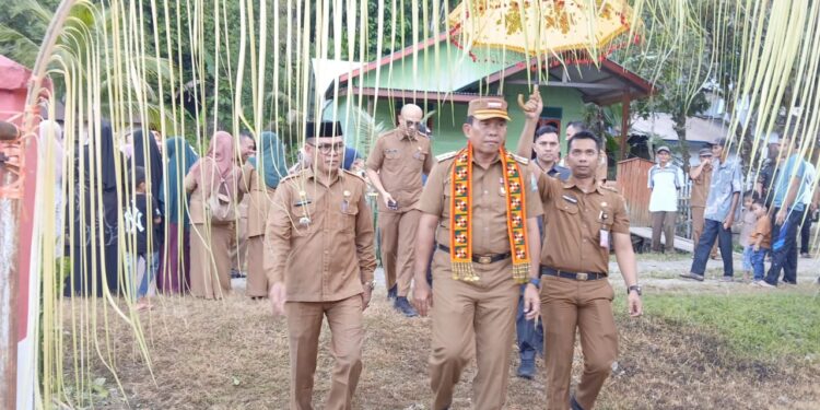 Kunker Bupati Simeulue, Masyarakat Desa Salur Latun Menaruh Harapan Besar atas Jalan Puluhan Tahun Belum Diaspal