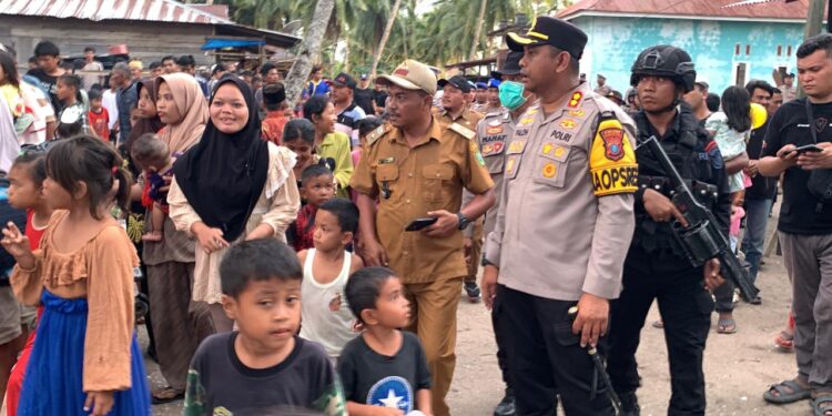 Tim Gabungan Lakukan Penggerebekan Narkoba di Desa Singkuang I dan II