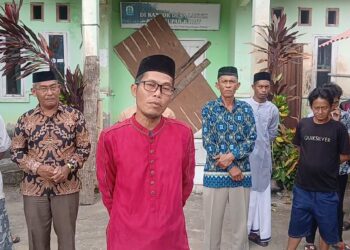 Warga Desa Lantik Segel Kantor Desa, Tuntut Transparansi Dana Desa 2023–2025