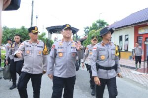 Wakapolri Tinjau Langsung Banjir Aceh Utara, Salurkan Alat Berat dan Bantuan Logistik