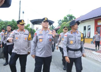 Polri Kirim Ekskavator hingga Logistik, Wakapolri Tinjau Langsung Dampak Banjir di Aceh Utara