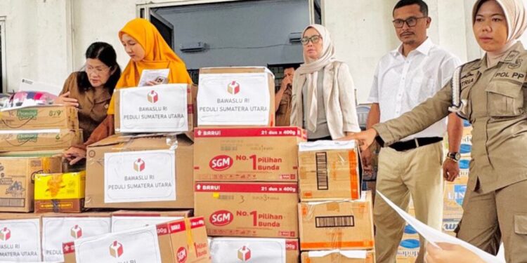 Bawaslu RI Salurkan Bantuan Kemanusiaan Tahap II untuk Korban Bencana di Sumut
