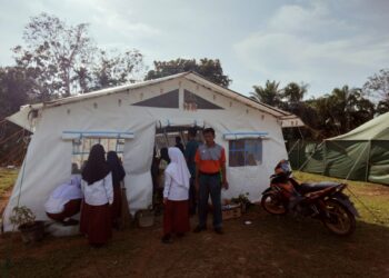 SDN Babo Aceh Tamiang Belajar di Tenda Darurat