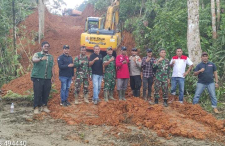 IMG-20260102-WA0140 PUPR Aceh Barat Lakukan Percepatan Akses Jalan Menuju Sikundo