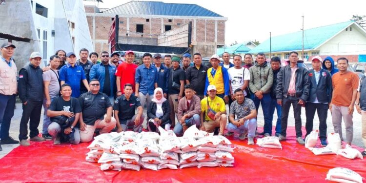 Jurnalis Aceh Barat Antarkan Bantuan Kemanusiaan