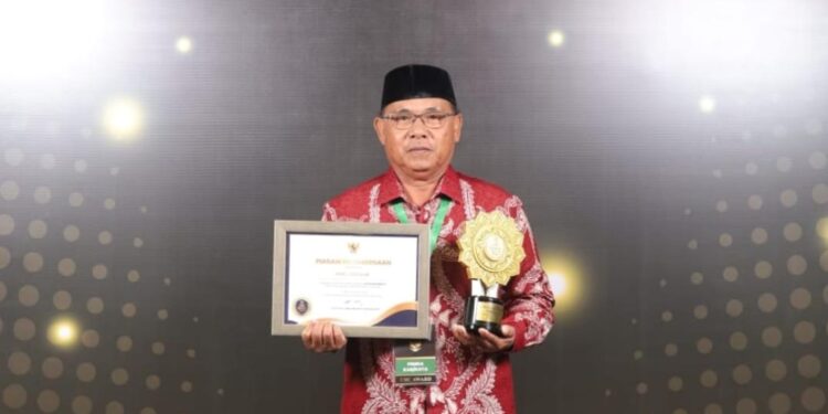 Kabupaten Simeulue Terima Penghargaan Universal Health Coverage (UHC)