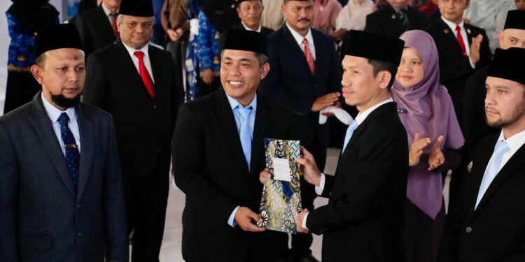 Dr. Kurdi Diangkat Sebagai Kadis DLHK dan Diperpanjang SK Sebagai Plt Sekda Aceh Barat