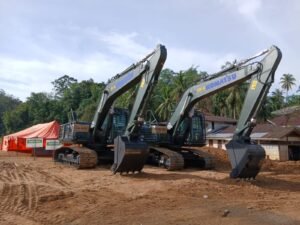 Alat Berat TNI AD Terus Beroperasi Pulihkan Infrastruktur Pascabencana Banjir dan Tanah Longsor