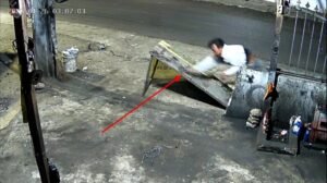 Aksi Diduga Begal Terekam CCTV di Jalan Purwo Deli Tua, Korban Teriak Tolong