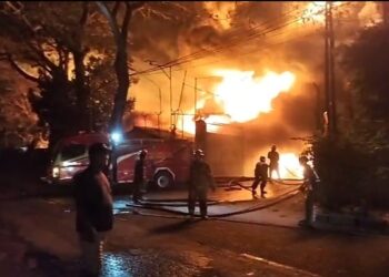 Kebakaran di Brayan Medan Barat Terekam Vidio Amatir Warga 