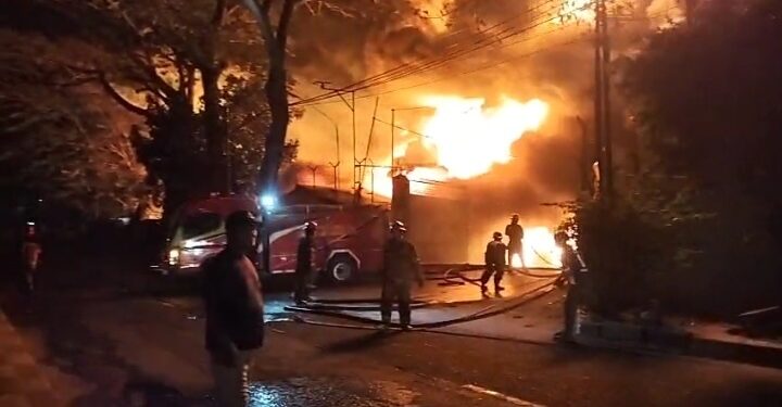 Kebakaran di Brayan Medan Barat Terekam Vidio Amatir Warga