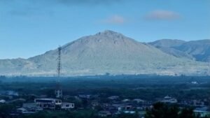 Status Gunung Bur Ni Telong Turun ke Level Waspada