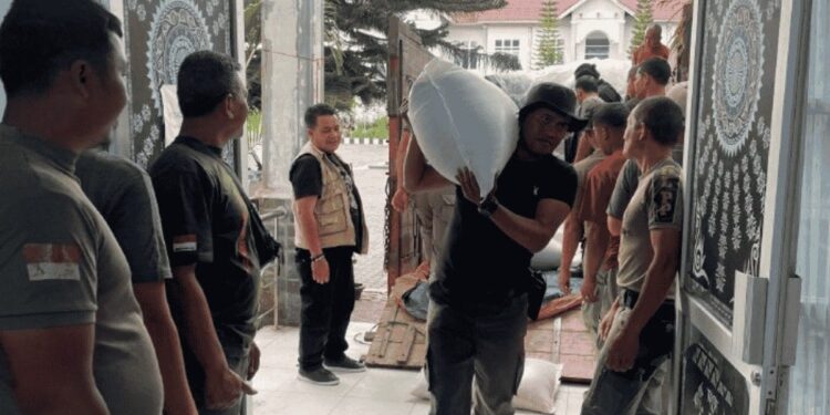 Satpol PP Bener Meriah Bongkar 78 Ton Beras di Posko Utama Pemkab