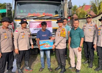 Kapolres Pidie Jaya Kerahkan Ekskavator untuk Percepat Pemulihan Pascabanjir