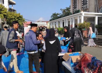Masjid Oman Jalankan Peran Ekonomi Umat Lewat Penyaluran Sayur Petani Terdampak Bencana