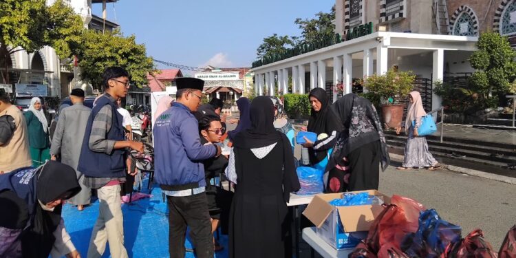 Masjid Oman Jalankan Peran Ekonomi Umat Lewat Penyaluran Sayur Petani Terdampak Bencana