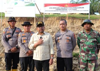 Kepala Staf Kepresidenan RI Muhammad Qodari meninjau lokasi pembangunan hunian tetap Polri di Aceh Tamiang
