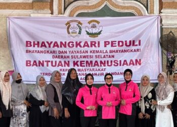 Ketua Bhayangkari Daerah Aceh dan Wakil Ketua Bhayangkari Sulsel Salurkan Bantuan untuk Korban Bencana di Pidie Jaya