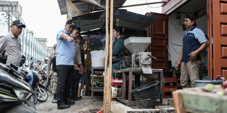 Pemkab Deli Serdang Larang Pedagang Berjualan di Atas Trotoar dan Drainase Pasar Delimas