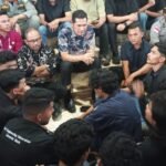 Dialog Mahasiswa dengan Sekda Aceh, Muhammad Nasir terkait proses status bencana nasional, Jumat (09/01/2026). (TubinNews.com/Zulfa Dillah)