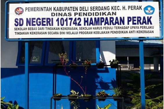 Bupati dan Wabup Resmikan Toilet SDN 101742 Hamparan Perak