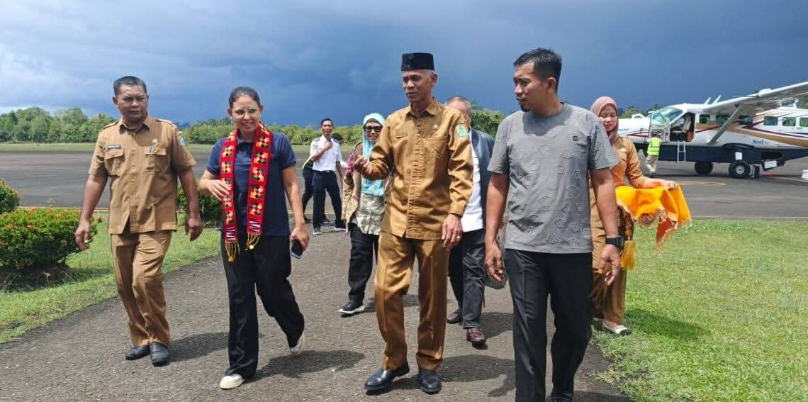 Sekda Simeulue Hadiri Launching Penerbangan Perintis Perdana Susi Air