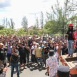 Ratusan penambang rakyat Nagan Raya menggelar demonstrasi damai di Kantor DPRK menuntut legalitas tambang