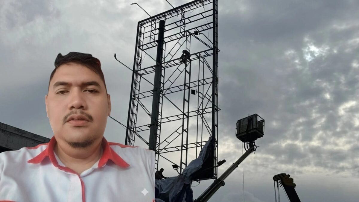Abaikan Standar K3, Pembongkaran Reklame oleh Satpol PP Medan di Kecam Keras Reza Nasution