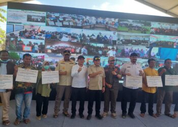 Foto bersama saat penyaluran bantuan, Jumat, (13/02/2026). (Dok/Ist)