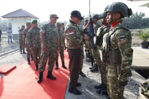 Pangdam l/BB Dampingi Menteri Pertahanan Tinjau Markas Yonif TP 852/ABY di Deli Serdang