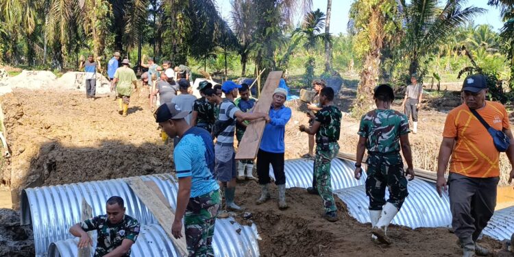 Satgas Gulbencal Kodam I/BB Tuntaskan Perbaikan Jembatan di Desa Bandar Tarutung