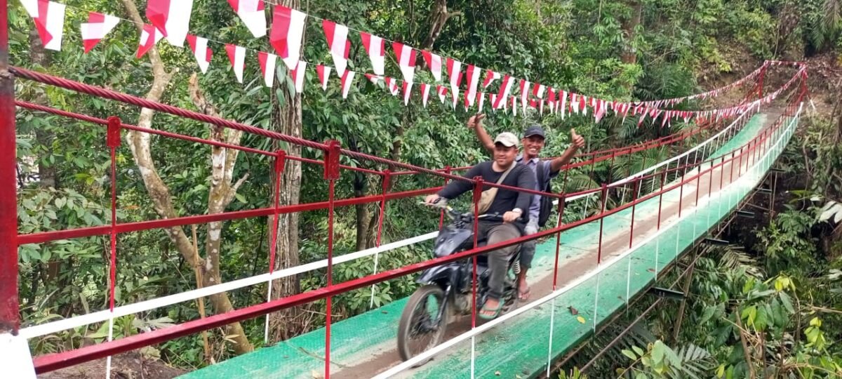 Kodim 0209/LB Rampungkan Rehabilitasi Jembatan Gantung di Desa Halimbe Labura