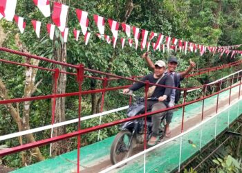 Kodim 0209/LB Rampungkan Rehabilitasi Jembatan Gantung di Desa Halimbe Labura