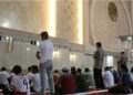 Potrait beberapa jamaah sedang sholat rawatib di Masjid. (Dok. Google/KIBRISPDR)