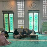 Suasana hari pertama kegiatan Klinik Bacaan Al-Qur’an di dalam Masjid Oman tampak berlangsung khidmat dan tertib. (TubinNews/Nurul Azkia)