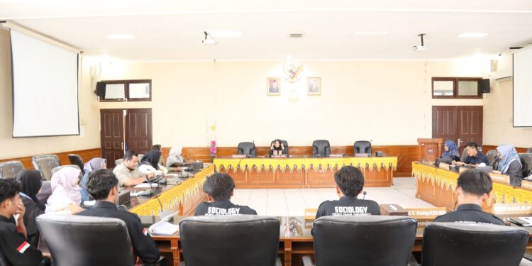 Mahasiswa Pascasarjana Sosiologi Fisip UTU Gelar Riset Mini di DPRK Aceh Barat, Soroti Kebijakan Berbasis Gender