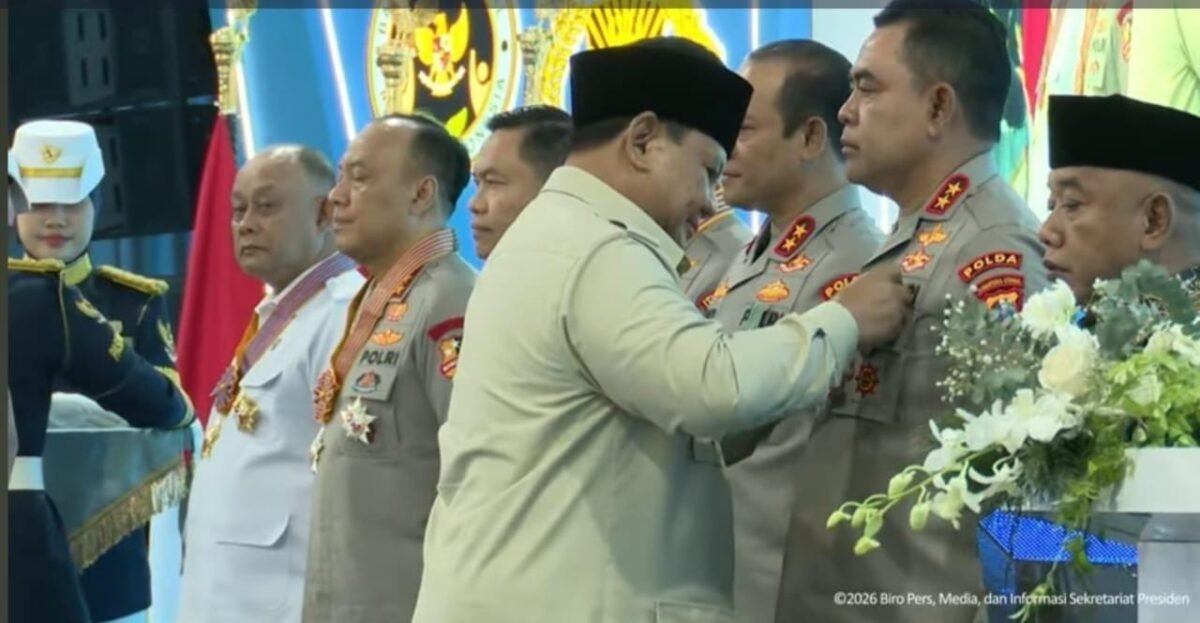 Prabowo Anugerahkan Satyalancana Wira Karya kepada Kapolda Sumut atas Dukungan Program MBG