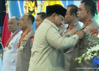 Prabowo Anugerahkan Satyalancana Wira Karya kepada Kapolda Sumut atas Dukungan Program MBG