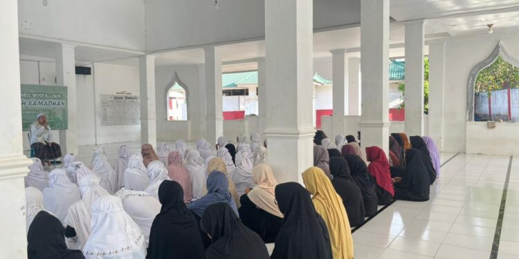 Suasana program Daurah Ramadan perdana di Dayah Darul Muta’allimin, Aceh Besar, Sabtu (28/02/2026). (TubinNews/ Nurul Azkia)